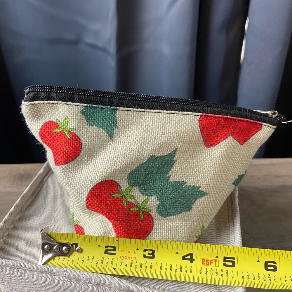 Strawberry Print Cream Pouch - Picture 6 of 6